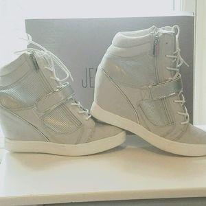 Wedge sneakers